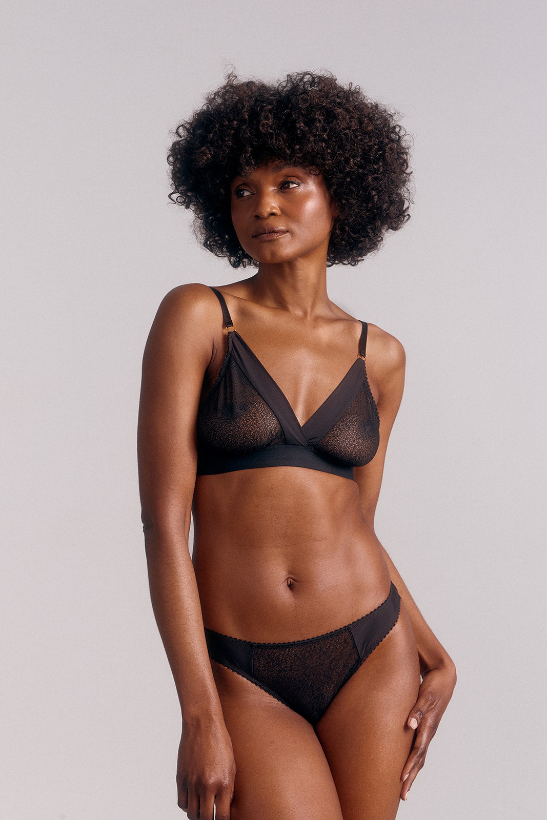 Culotte en dentelle noire, collection Naya nuance Jais - Cutis Paris.