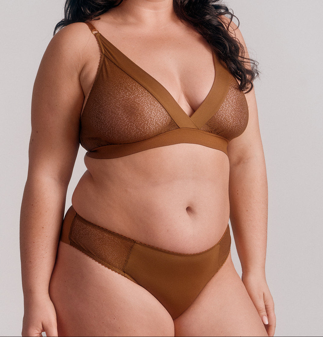 Tanga en dentelle légère, collection Naya nuance Terracotta - Cutis Paris.