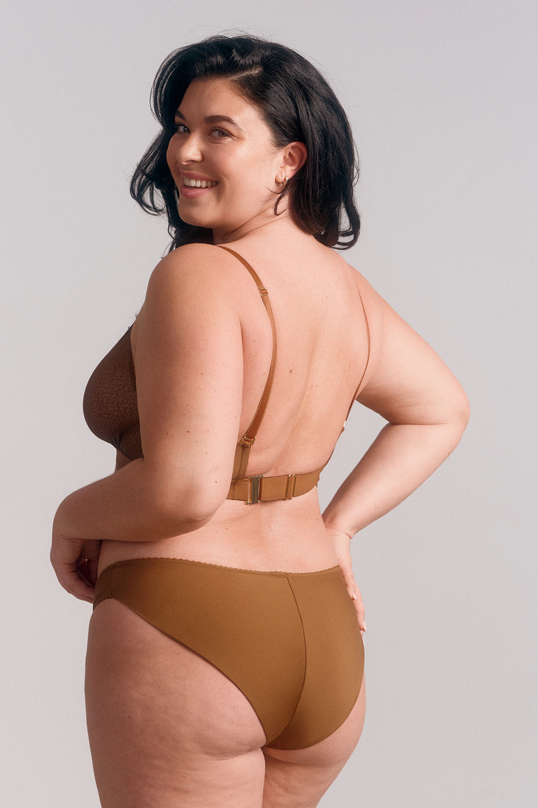 Culotte vue de dos, idéal pour les sous-tons chauds - Cutis Paris.